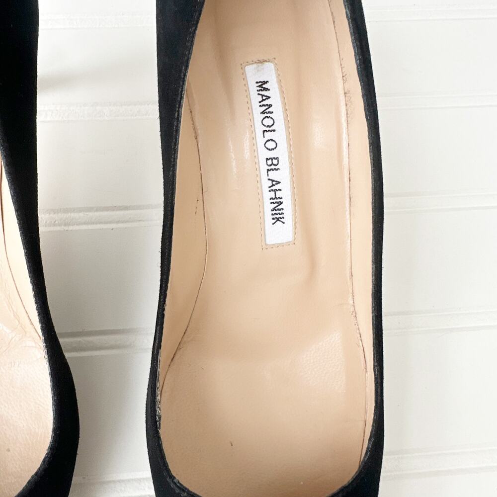 Manolo Blahnik Black Suede Pointed-Toe Pumps - Picture 3 of 7